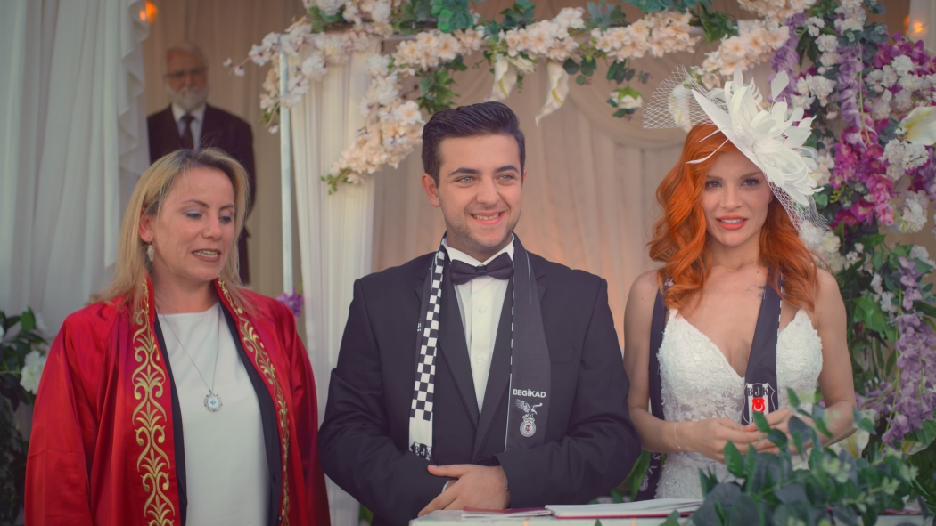Aşkın Saati 19:03 izle