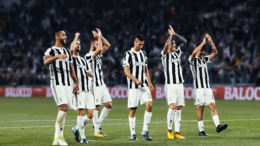 First Team: Juventus 1. Sezon 1. Bölüm izle